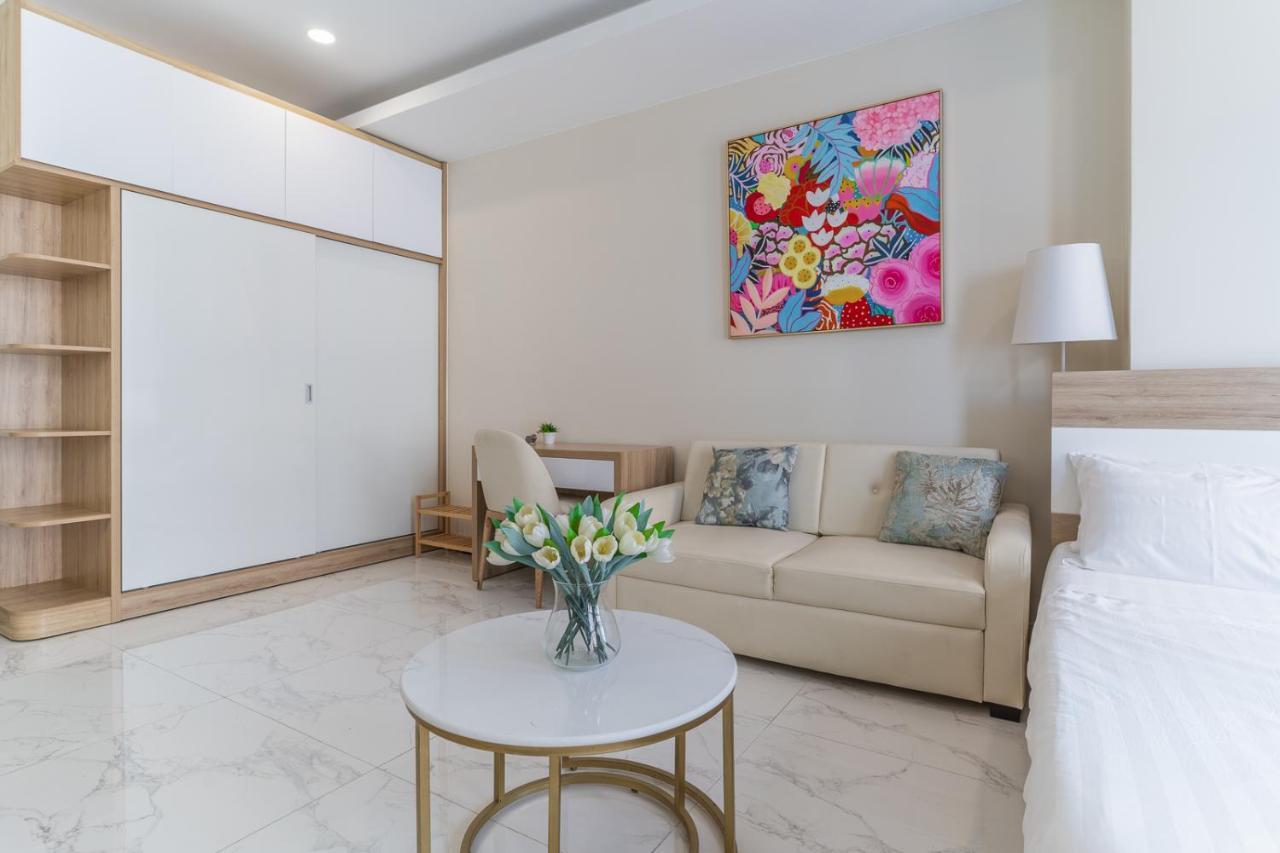 Apartment De Lux D1 Next Hyatt, Opera House, Ben Thanh, Pool,gym *